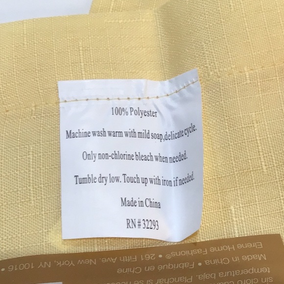 NIP four large dinner napkins - Picture 6 of 6